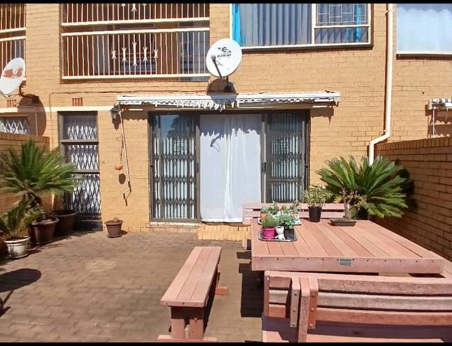 3 BEDROOM DUPLEX FOR SALE IN BIRCHLEIGH NORTH